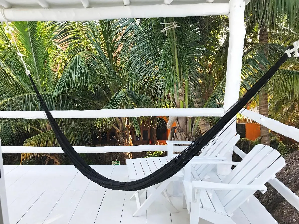 Coco Tulum Hotel 2*,  México